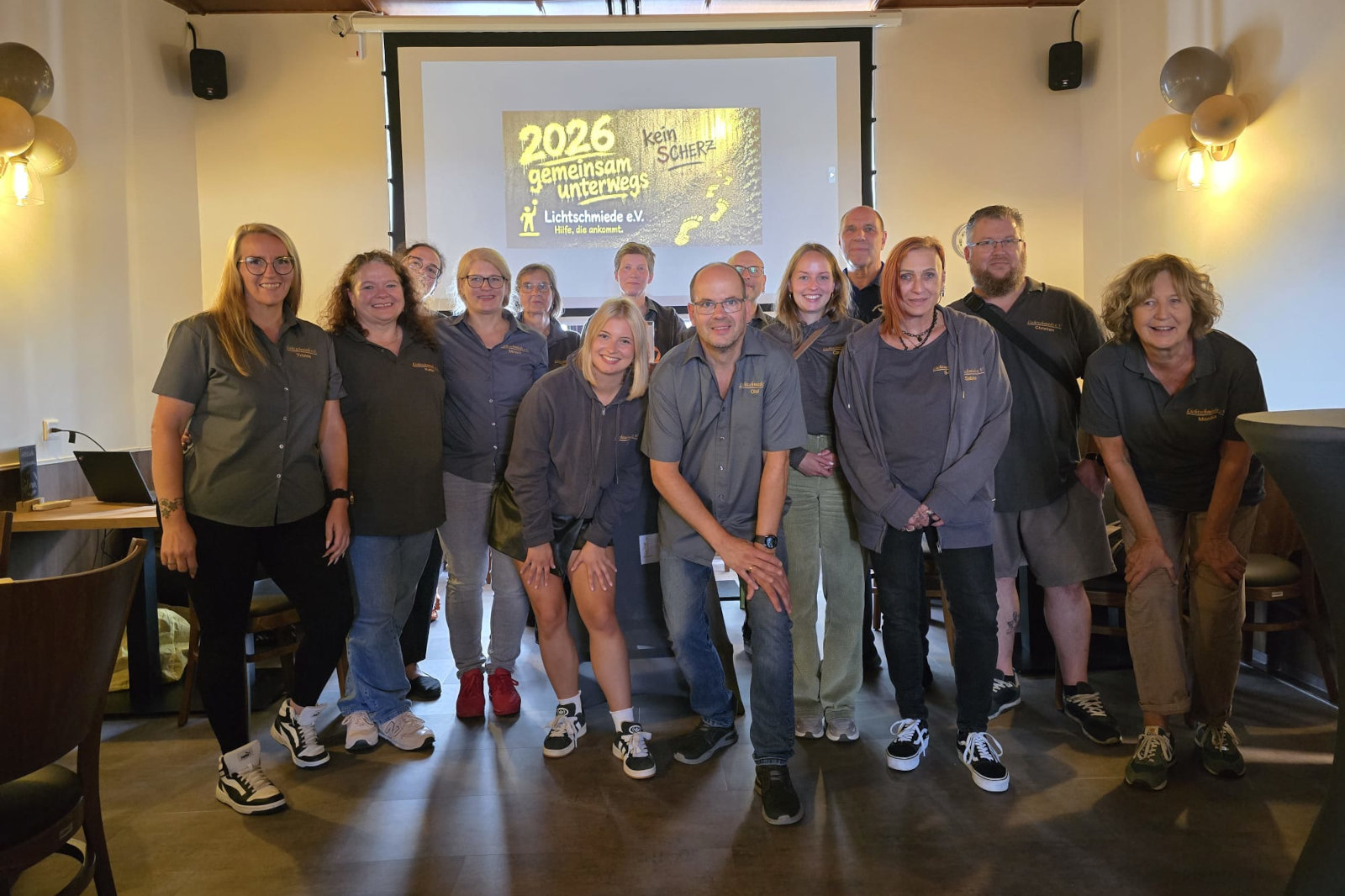 Das Lichtschmiede-Team bei der Jubiläumsfeier zum fünfjährigen Bestehen